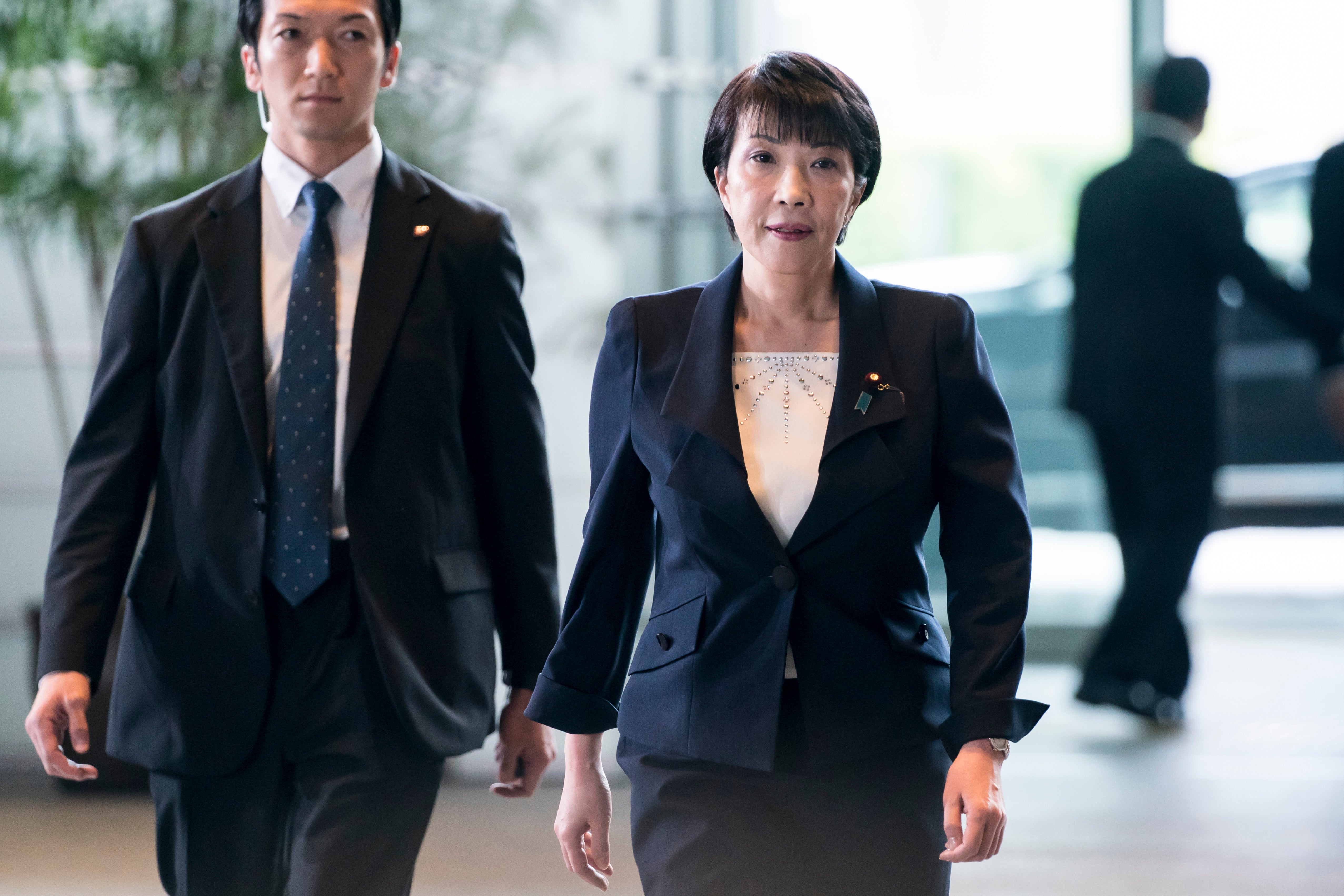 Bodyguard successfully protects Japanese Prime Minister Fumio