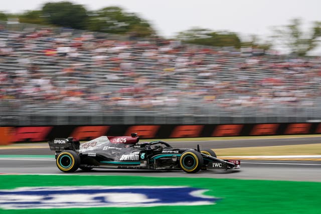 Lewis Hamilton aspira a ganar su primera carrera desde el Gran Premio de Gran Bretaña (Luca Bruno / AP)