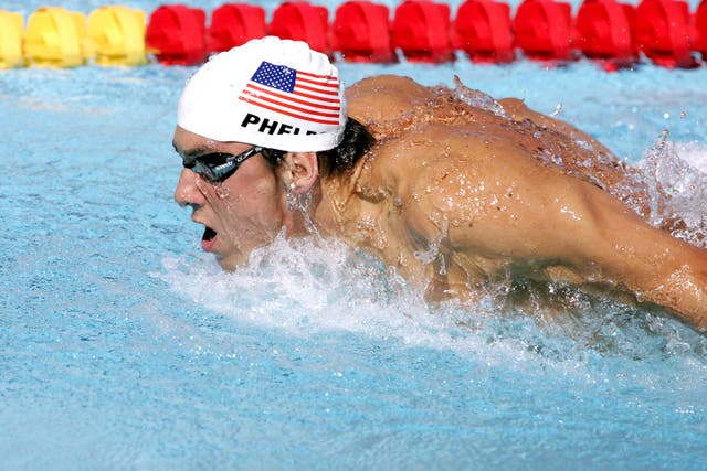 Michael Phelps reclamó las primeras seis de sus 23 medallas de oro olímpicas en Atenas 2004 a los 19 años (Phil Noble/PA).