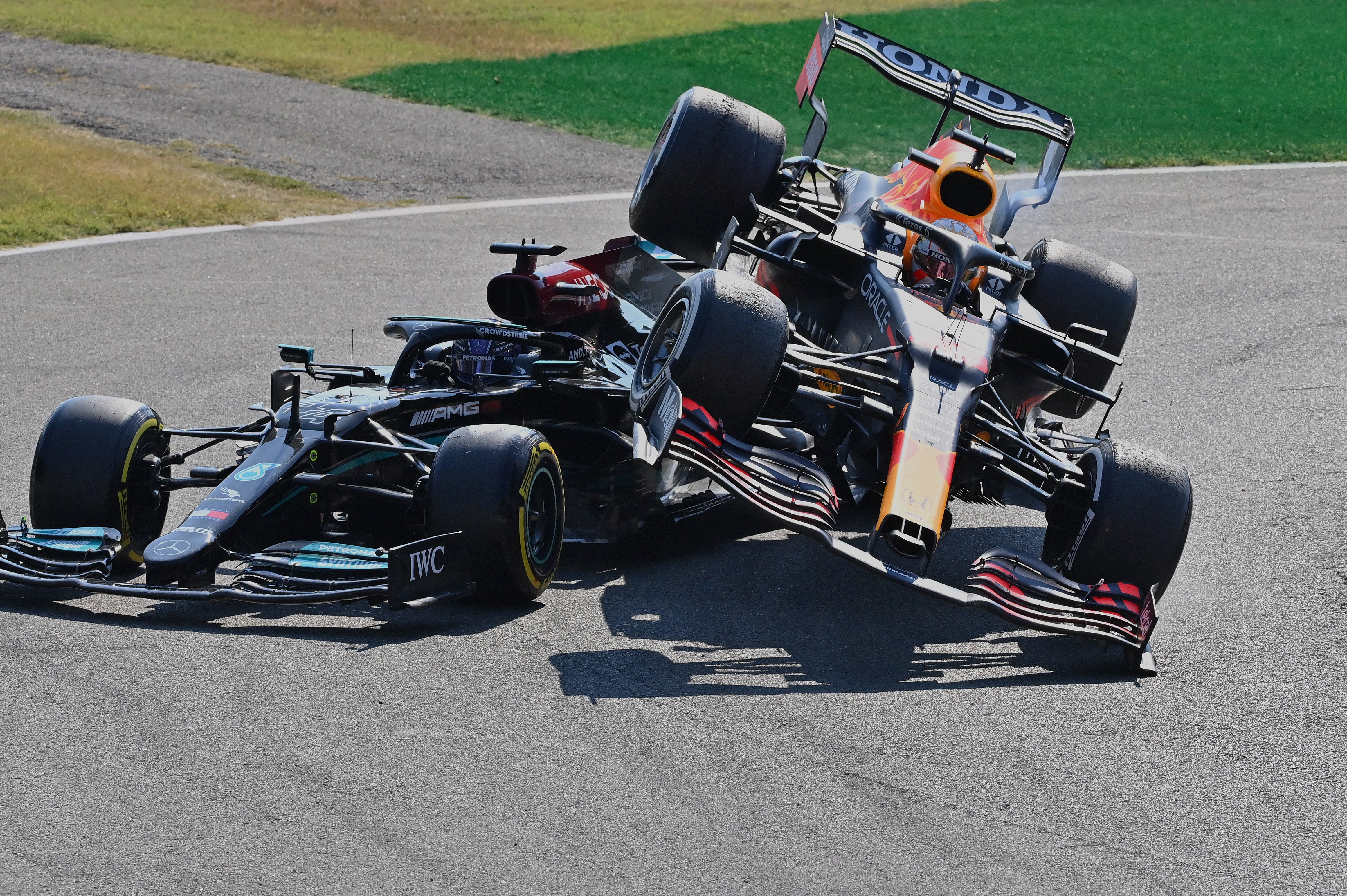 Verstappen’s car went on top of rival Hamilton