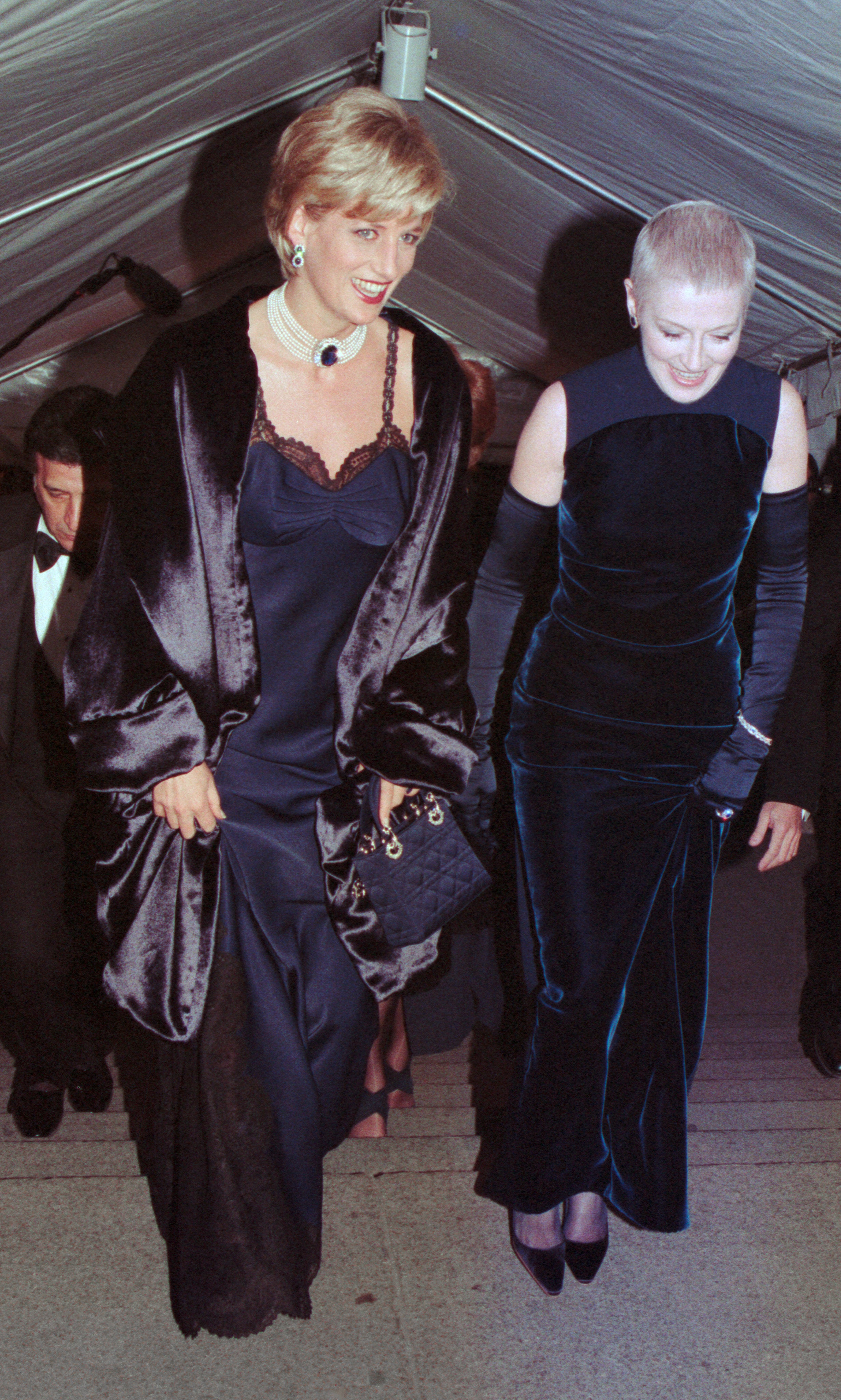 Diana, Princess of Wales (l) at the Met Gala in 1996 (John Stillwell/PA)