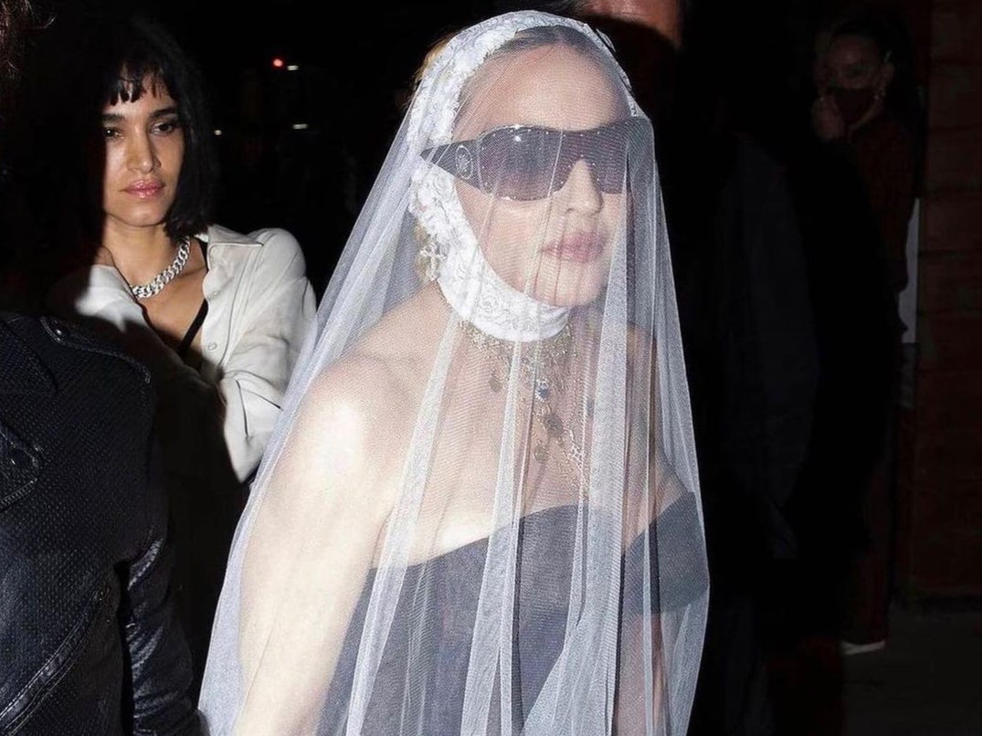 <p>La combinación Madonna-Barragán no pasó desapercibida por los fanáticos quienes aplaudieron el talento del diseñador mexicano. </p>