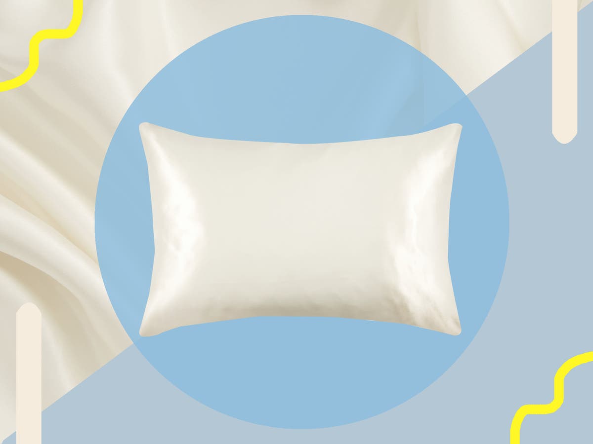 This is Silk pillowcase review: Does the skin and hair smoothing bedding really work?