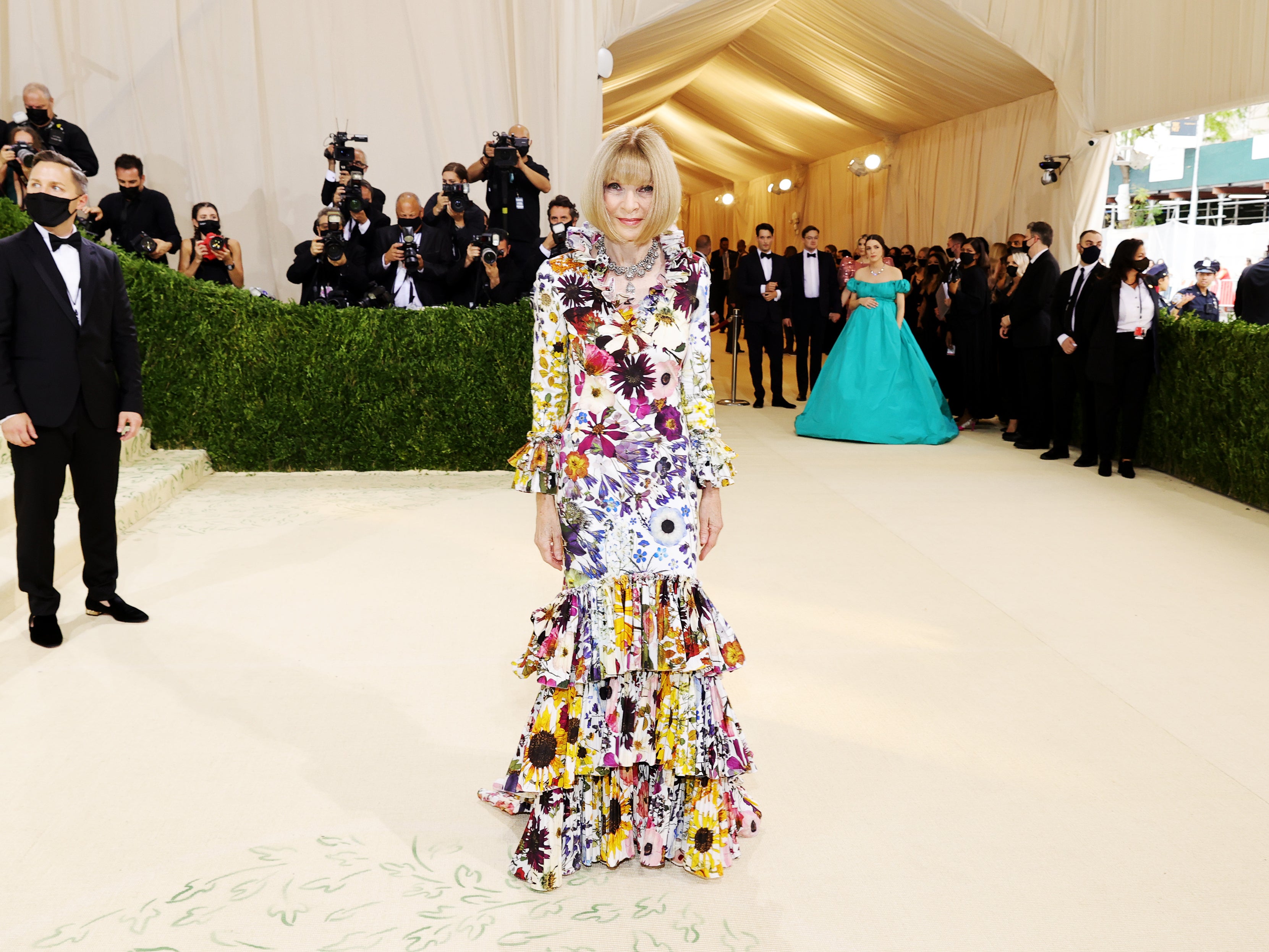 Anna Wintour attends The 2021 Met Gala Celebrating In America: A Lexicon Of Fashion at Metropolitan Museum of Art on September 13, 2021 in New York City