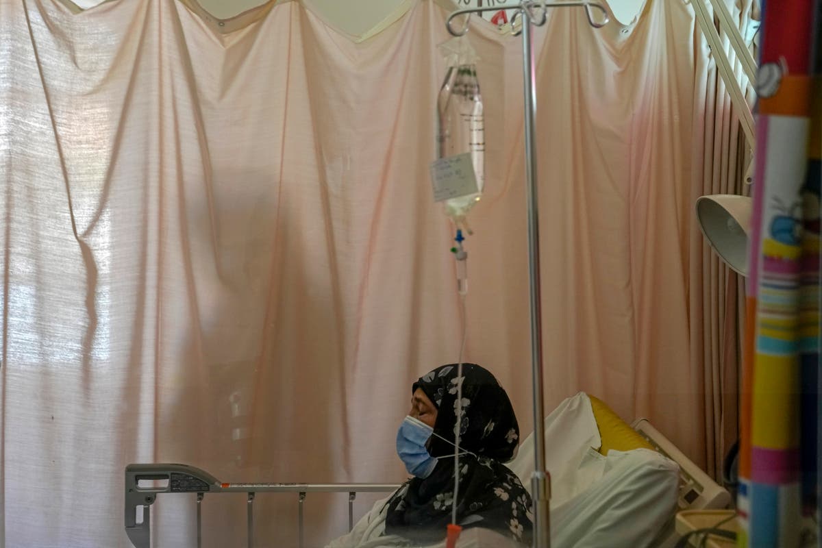 Lebanese cancer patients face frantic search for medication
