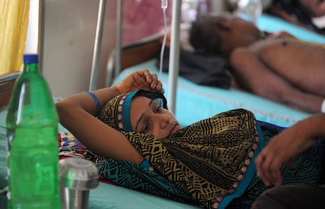 <p>At least 60 people have died due to the outbreak in the worst-hit city of Firozabad, in western Uttar Pradesh </p>