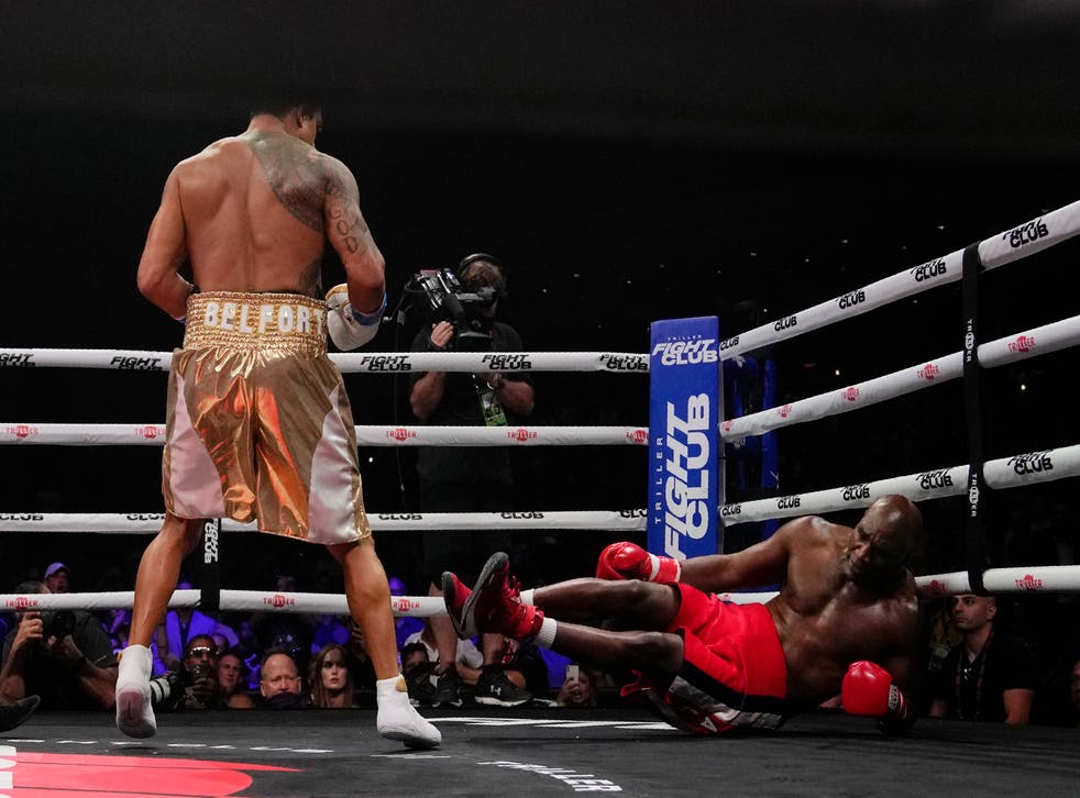HOLYFIELD JUEZ AUTOCRÍTICO