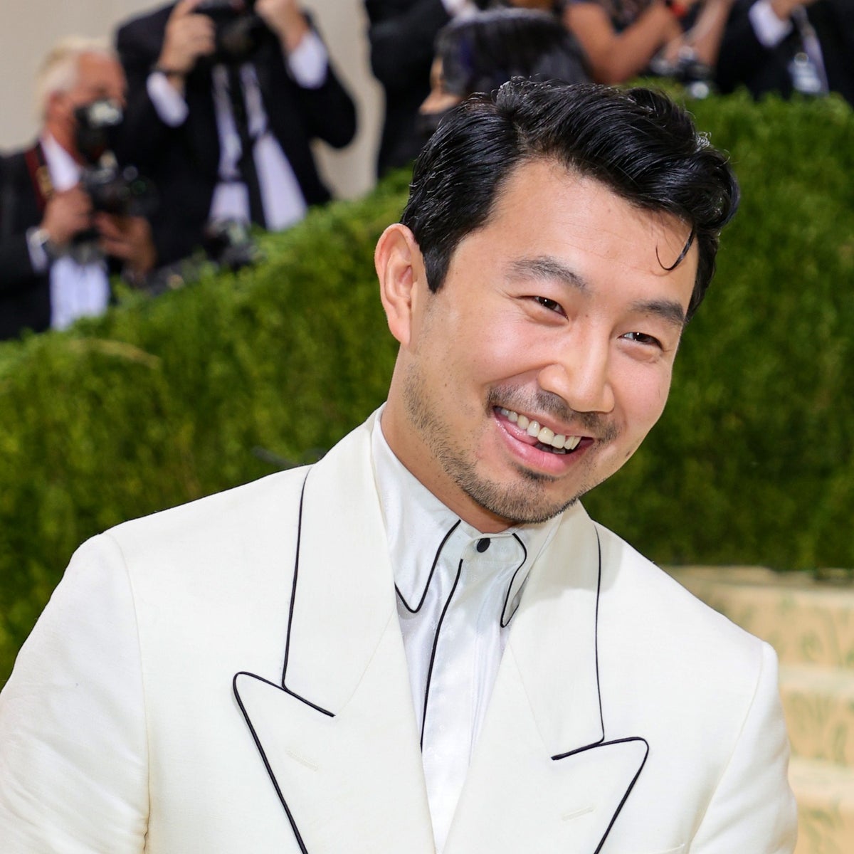 Simu Liu explains Met Gala look: 'Golden Age of Hollywood excluded people  like me