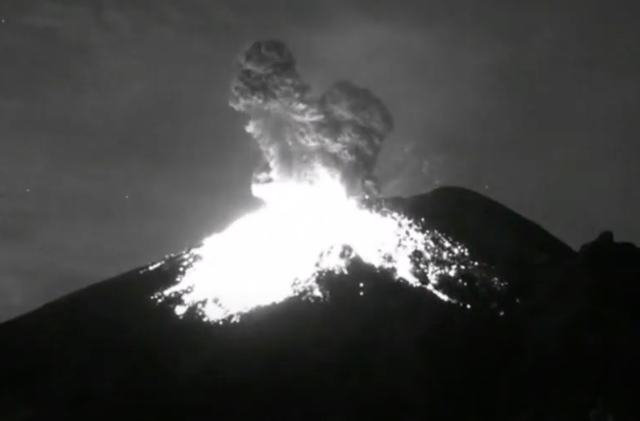 <p>El volcán Popocatépetl, cuyo nombre en náhuatl significa “cerro humeante”, es monitoreado de forma continua las 24 horas. </p>