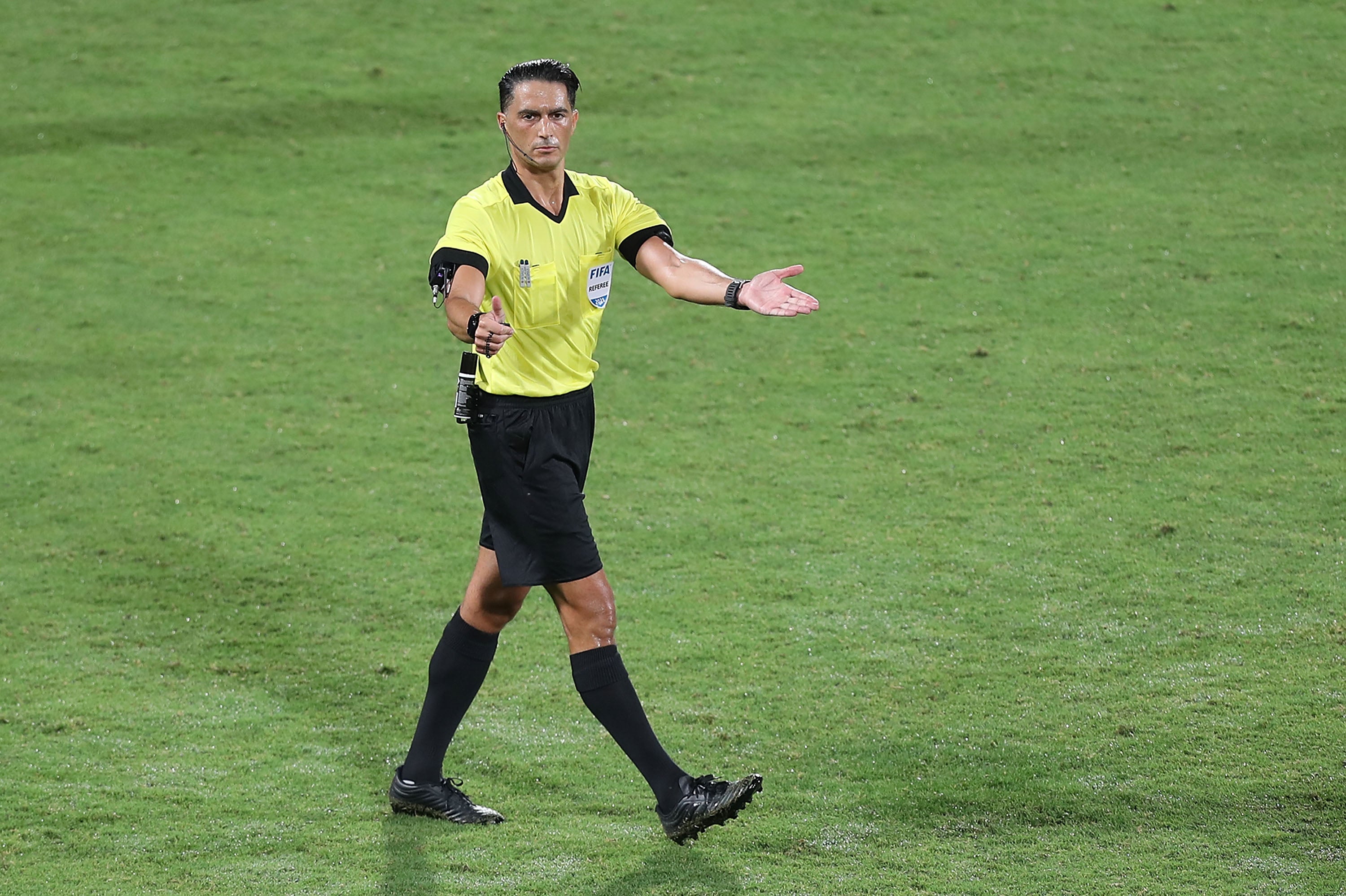 Serdar Gozubuyuk will referee at the Etihad