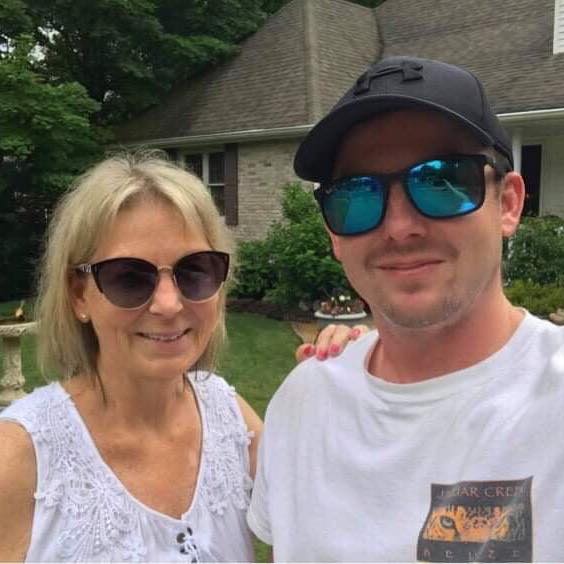 <p>Candace Cay Ayers, quien era de Springfield, Illinois, era madre de dos y abuela de tres hijos. </p>