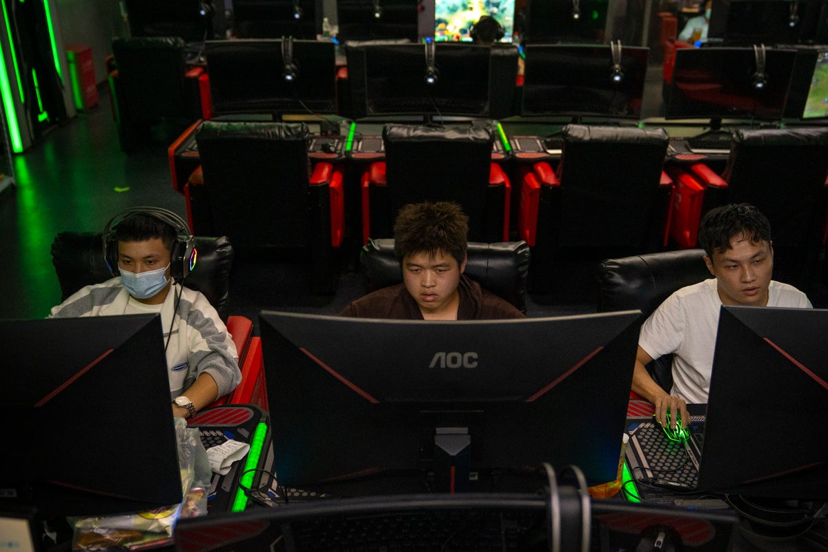 Spanish teenager's Fortnite addiction was akin to taking heroin, study shows  | The Independent