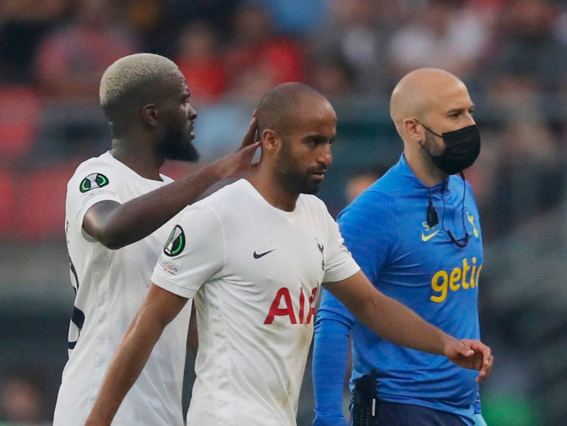 Lucas Moura walk off the pitch after being substituted after sustaining an injury