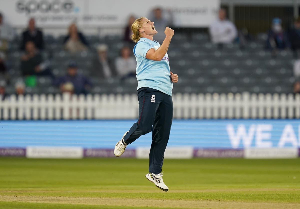 Katherine Brunt hails impact of England captain Heather Knight