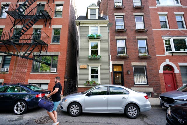 <p>Boston’s ‘Skinny House’ sold </p>