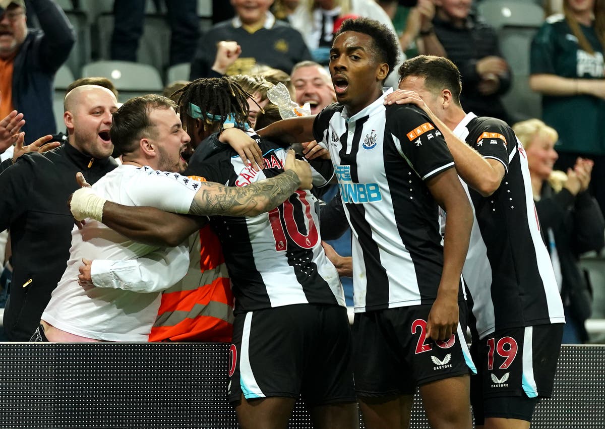 Allan Saint-Maximin earns Newcastle a draw as the pressure mounts on Steve Bruce