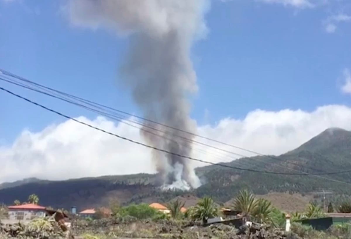 Volcano erupts on Atlantic island; lava threatens some homes