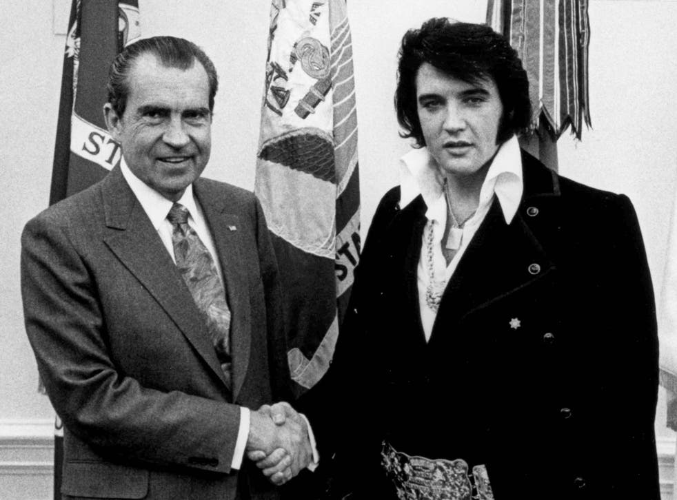 Presidente Nixon le dijo a Elvis Presley que espiara a John Lennon, afirma presentador de música Bob Harris | Independent Español