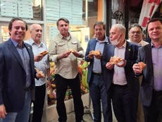Unvaxxed Bolsonaro forced to eat pizza on New York sidewalk amid covid restaurant vaccination rules