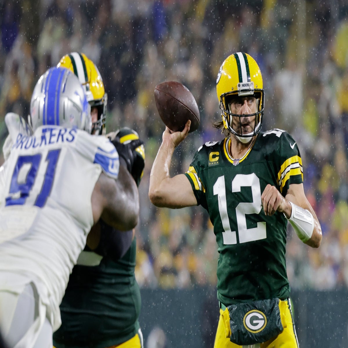 Green Bay Packers should sit Aaron Rodgers against the Detroit Lions