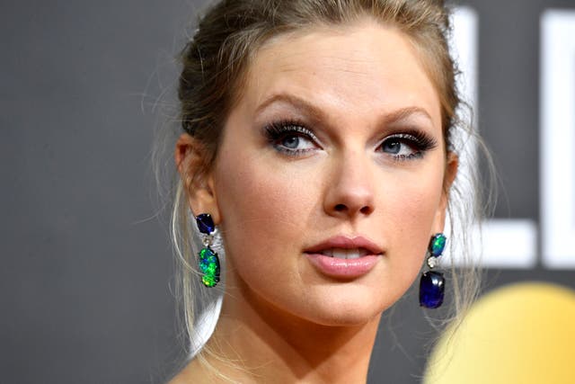 <p>Taylor Swift attends the 77th Annual Golden Globe Awards 2020</p>