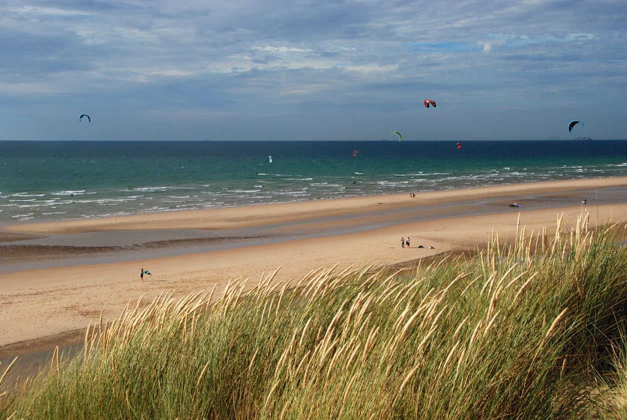 Kite surfing on Wissant beach