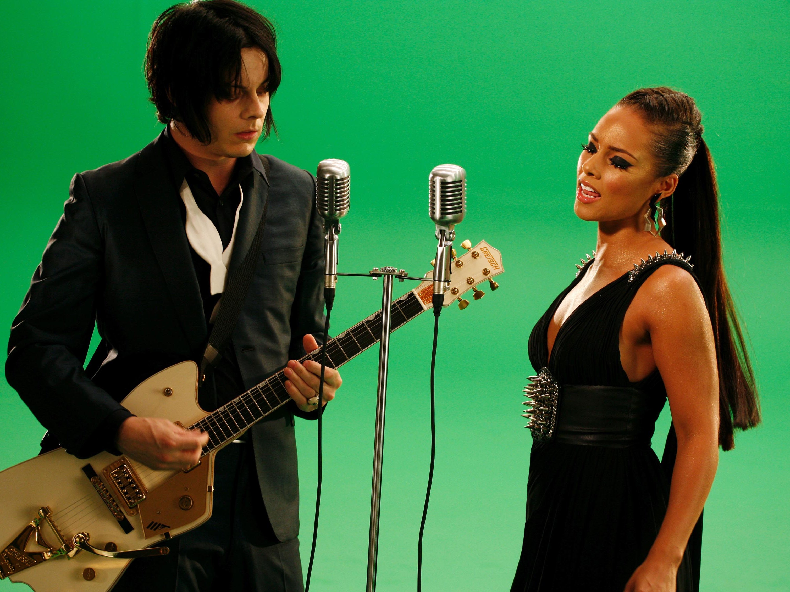 Jack White and Alicia Keys perform ‘Another Way to Die'