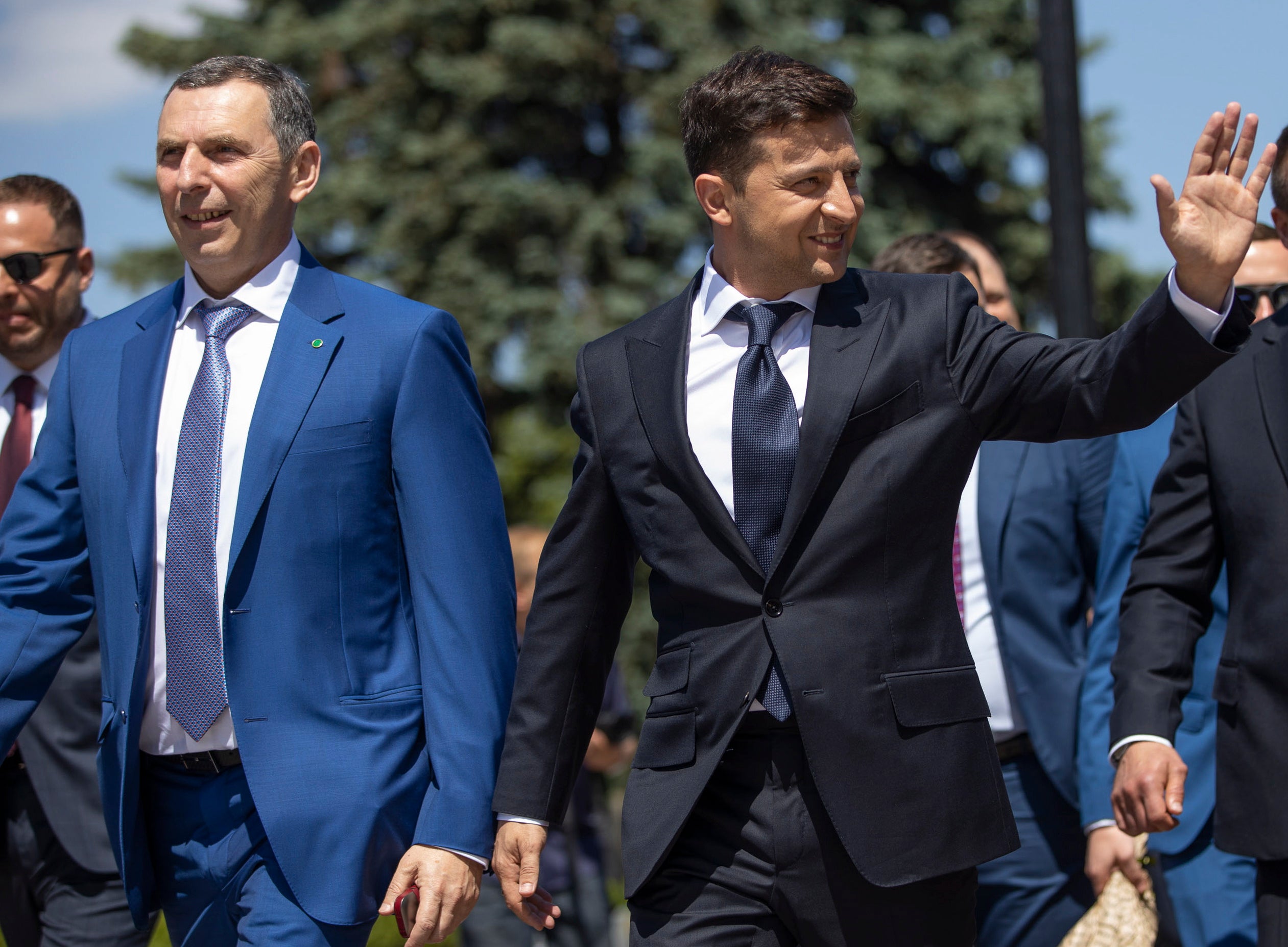 Serhiy Shefir (left) with Ukrainian president Volodymyr Zelensky during his inauguration