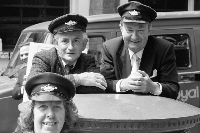 <p>BBC stars Robert Fyfe (left), Peter Sallis (right) and Kathy Staff appearing in London to promote the launch of a Royal Mail guide to its postbus network in 1989 </p>