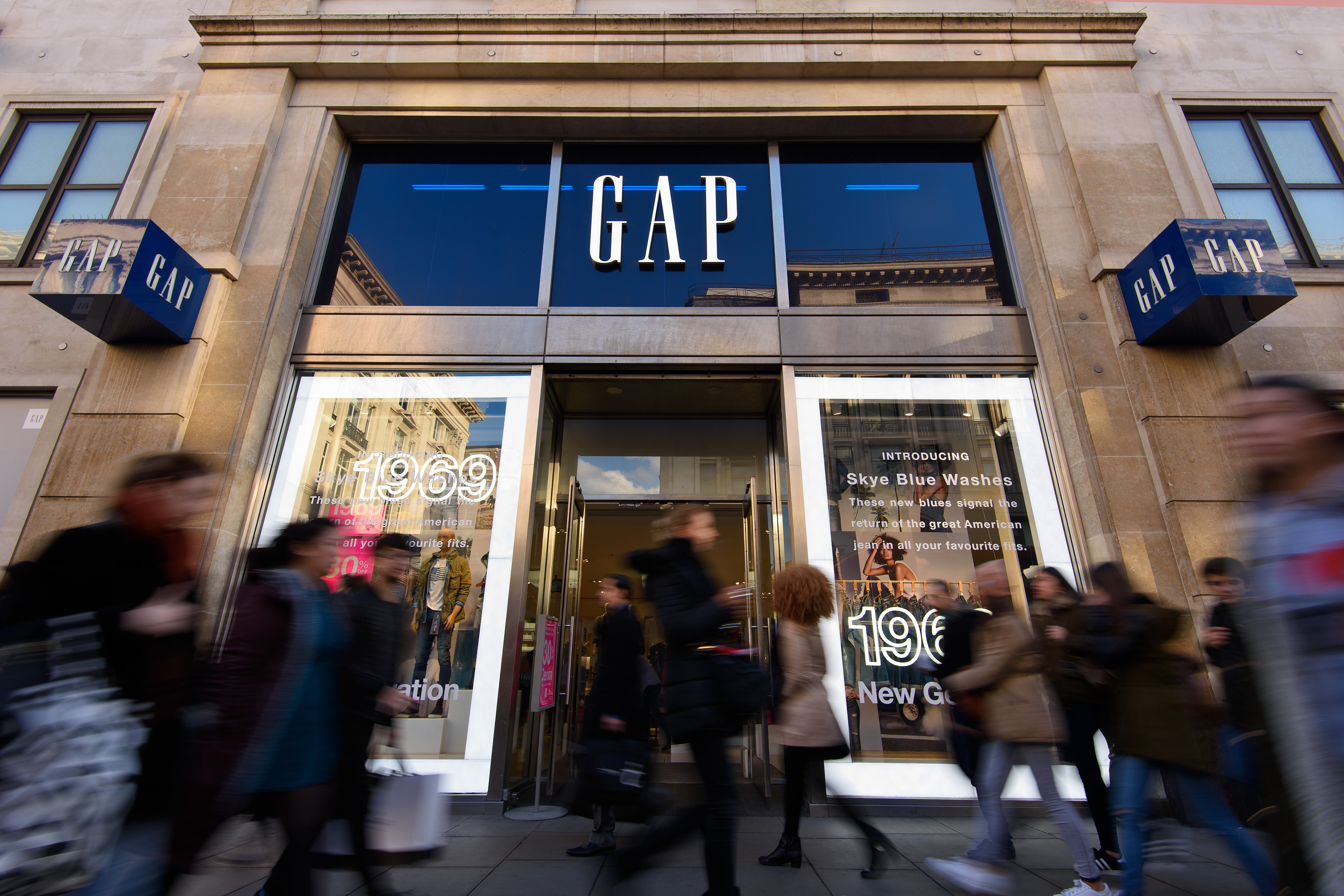 Gap has announced it is to close its stores in the UK and Ireland
