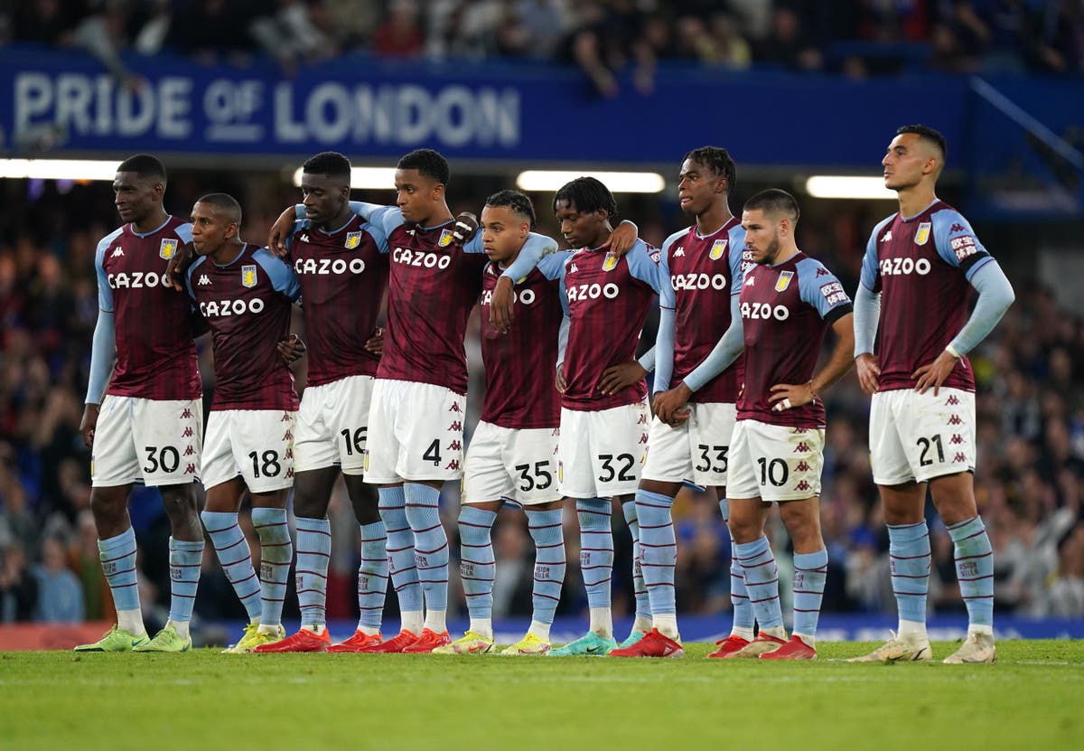Dean Smith urges Aston Villa to ‘go toe-to-toe’ with Manchester United
