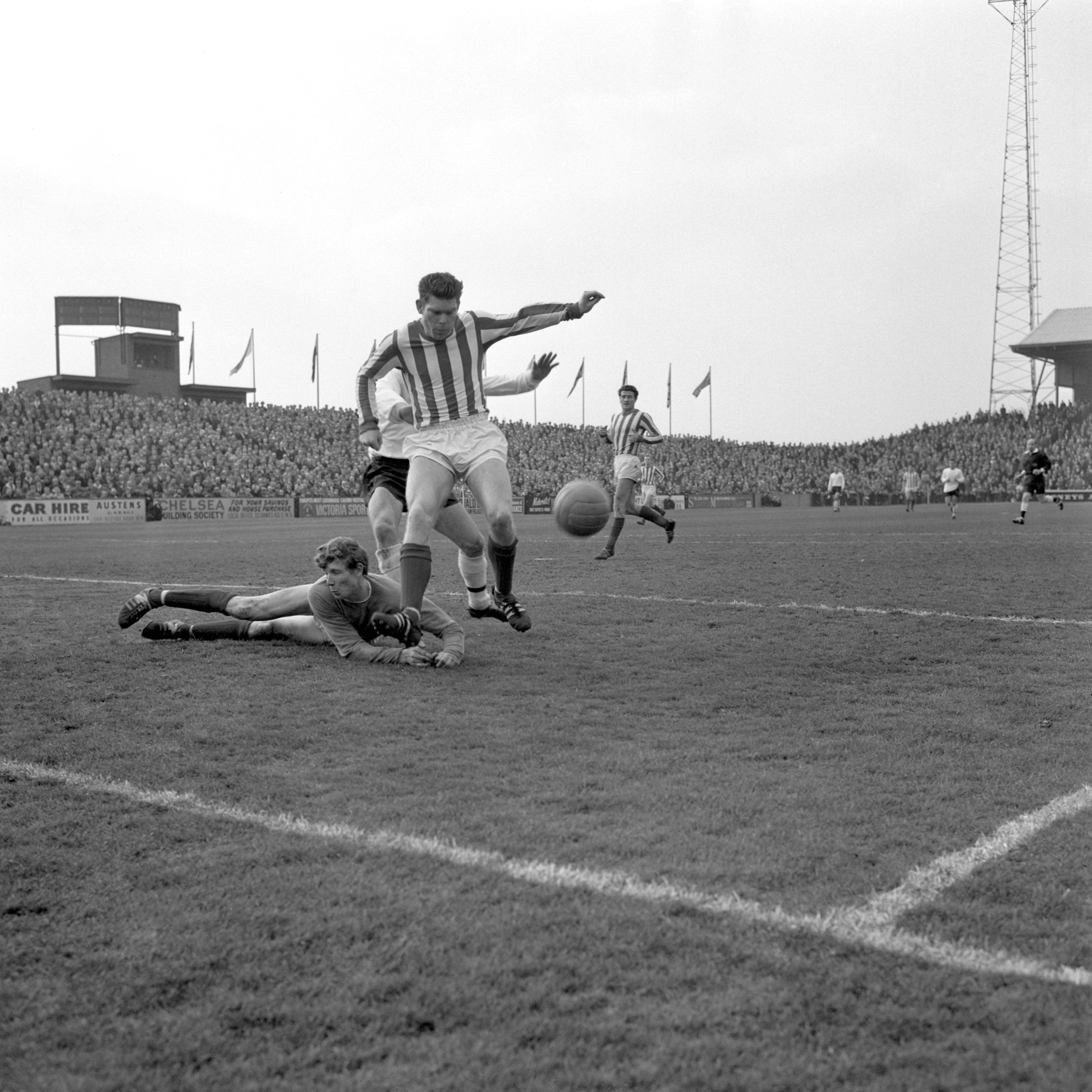 Sunderland will hold a minute’s applause in tribute to Len Ashurst (PA Archive)