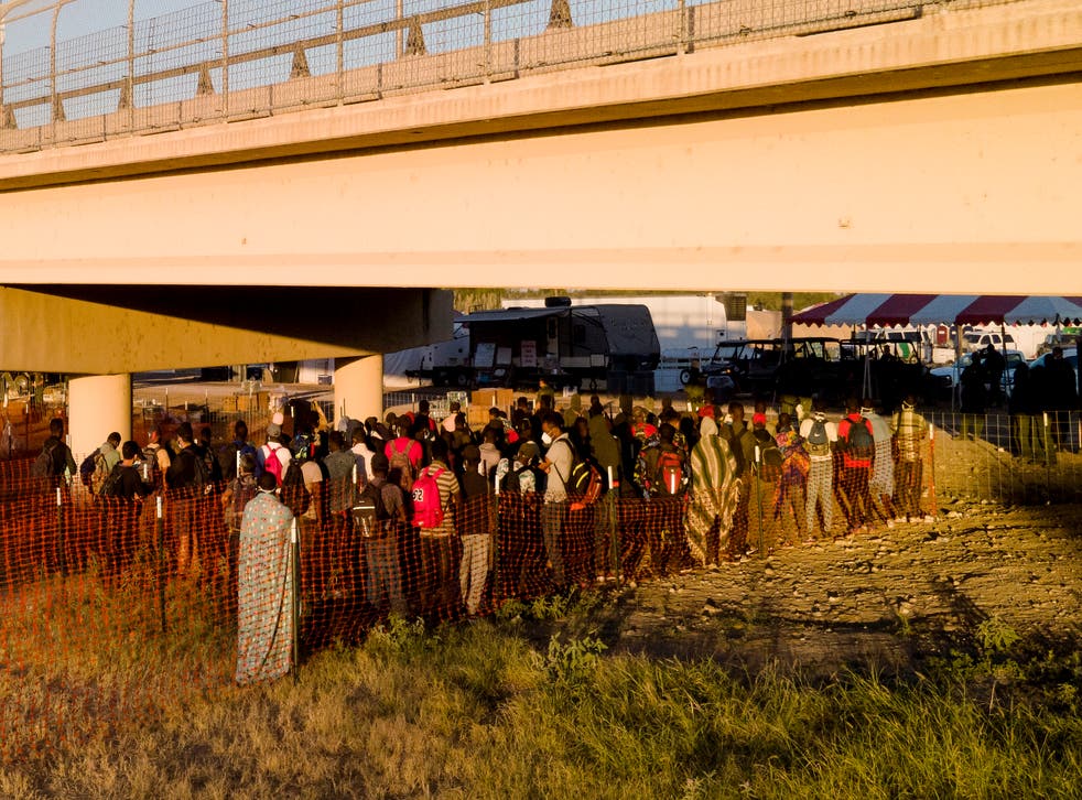 MIGRANTES HAITIANOS