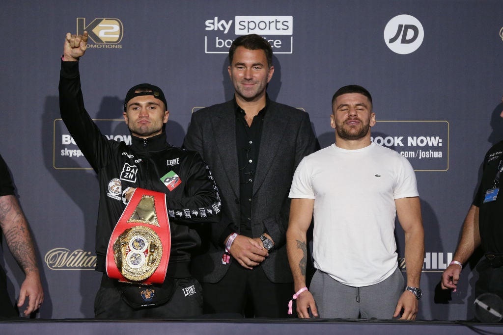 Prodan (left) and Marku (right) are currently seven rounds into their welterweight clash