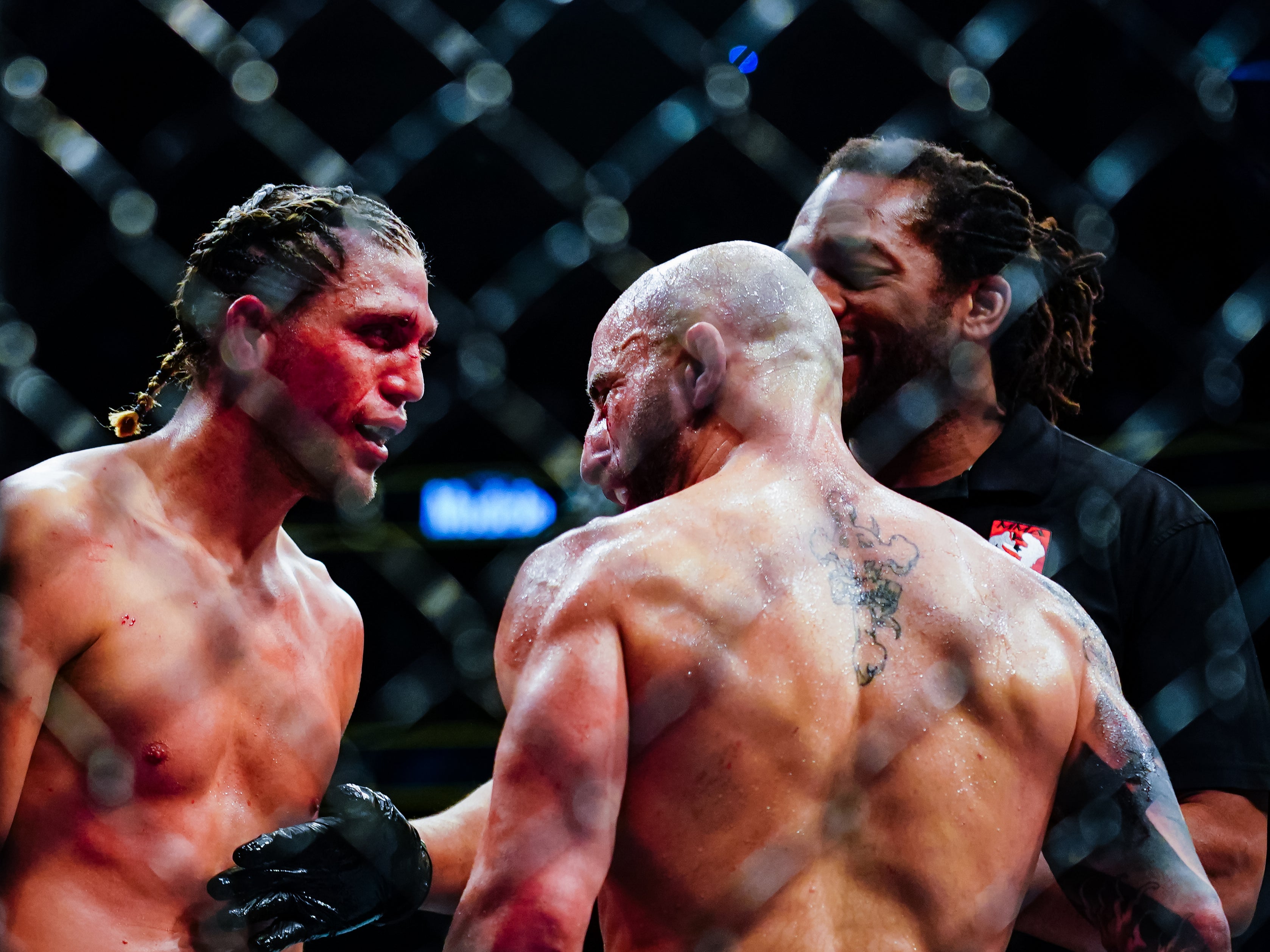 <p>Volkanovski and Ortega stare each other down</p>