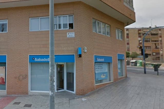 <p>The attempted robbery reportedly took place at a Sabadell Bank branch in Alicante</p>