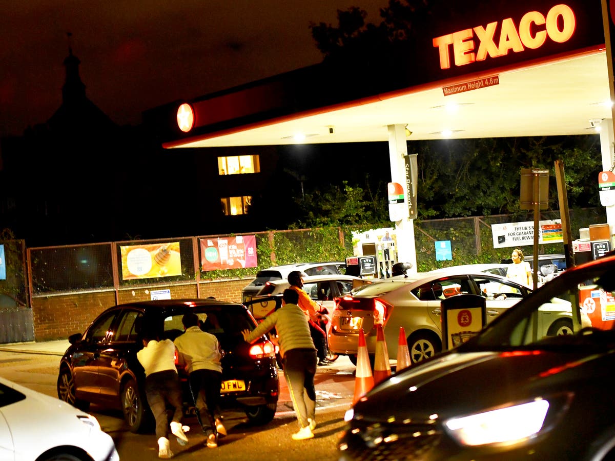 Fuel shortages news: Petrol supply by army being considered by Boris Johnson Fuel shortages news: Petrol supply by army being considered by Boris Johnson