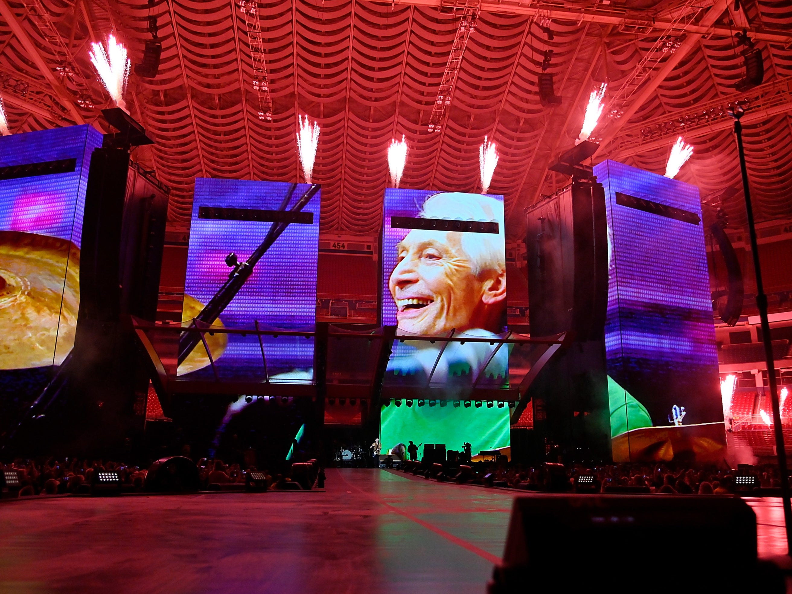 <p> A tribute to Charlie Watts of The Rolling Stones before the 2021 "No Filter" tour opener</p>
