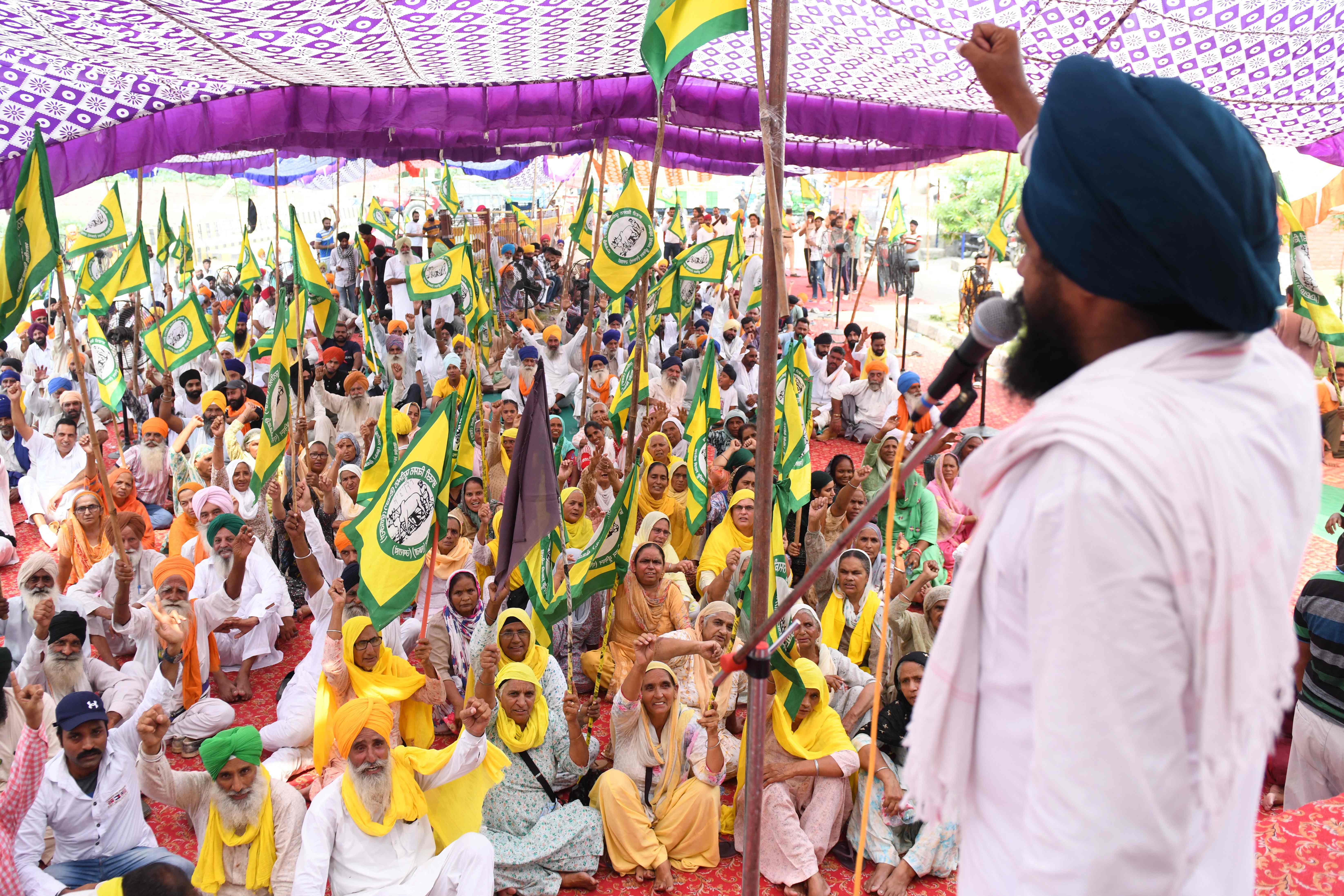 Bharat Bandh: India Farmer Protests Shut Down Main Roads Into Delhi As ...