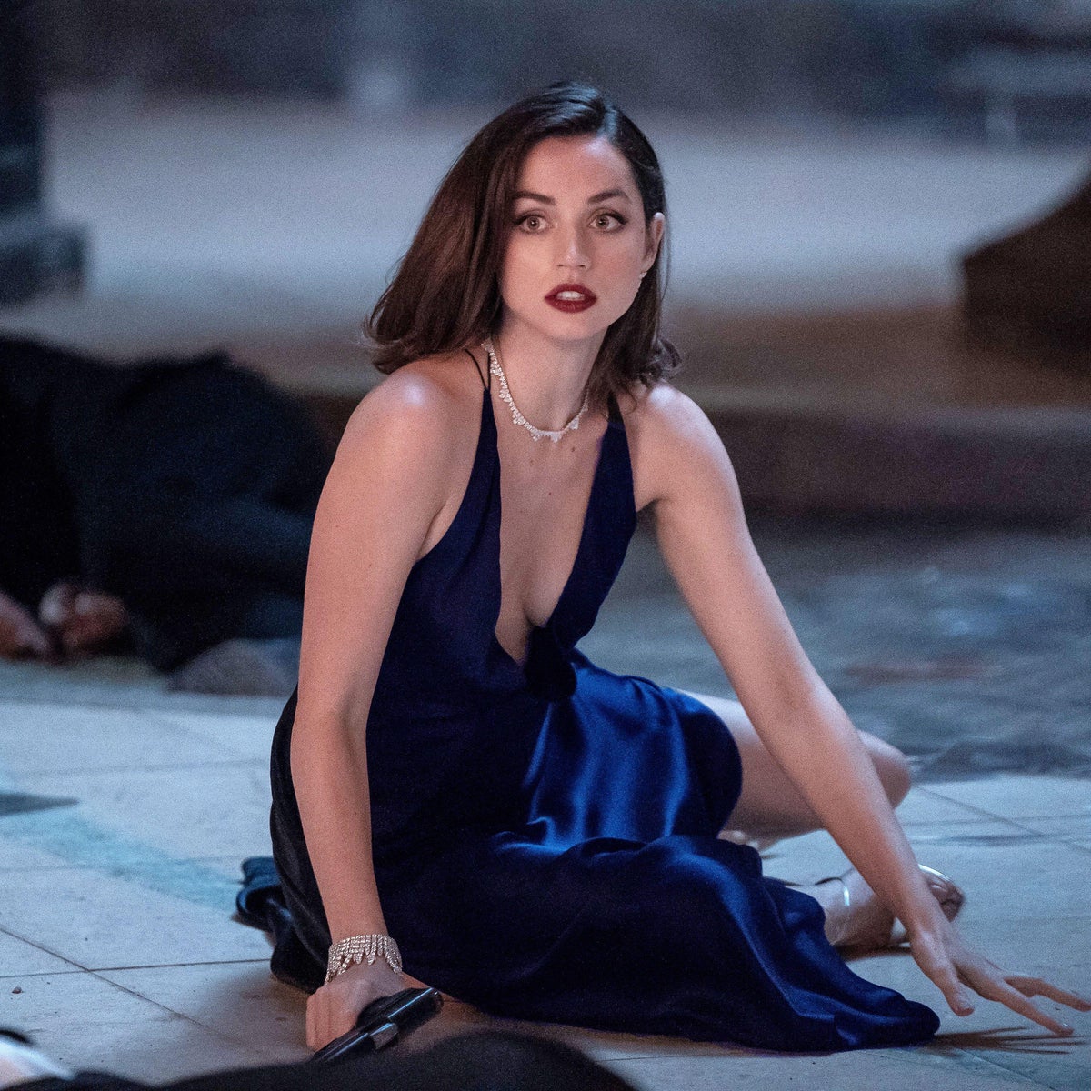 ana de armas black dress no time to die Ana de Armas was like an unexpected dopamine rush in the middle of No Time To Die : r/JamesBond