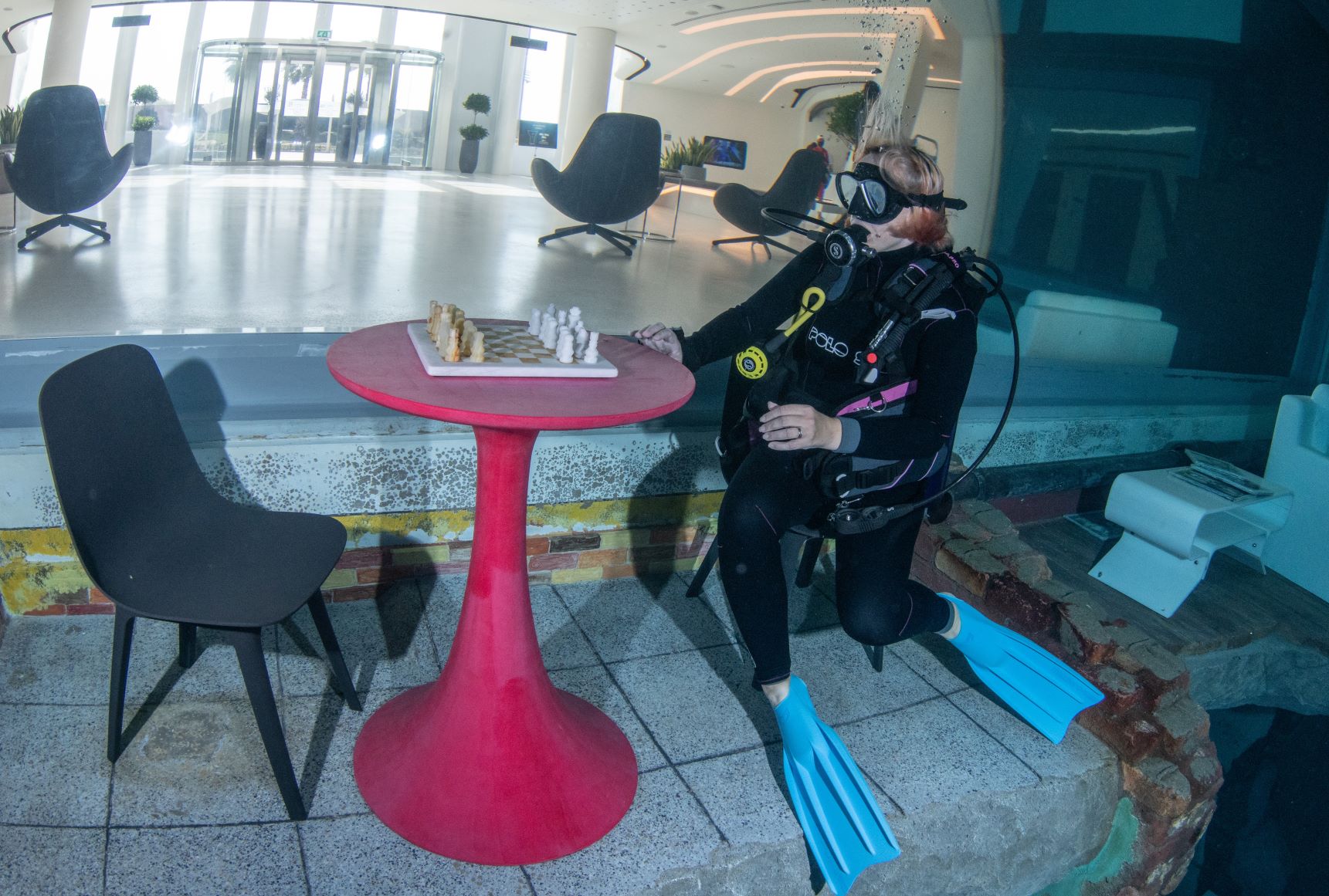 Checkmate: divers try an underwater chess game