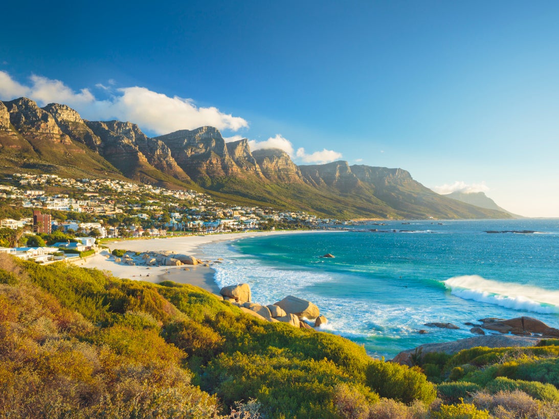<p>UK tourists will not be able to enjoy Cape Town until omicron is under control </p>