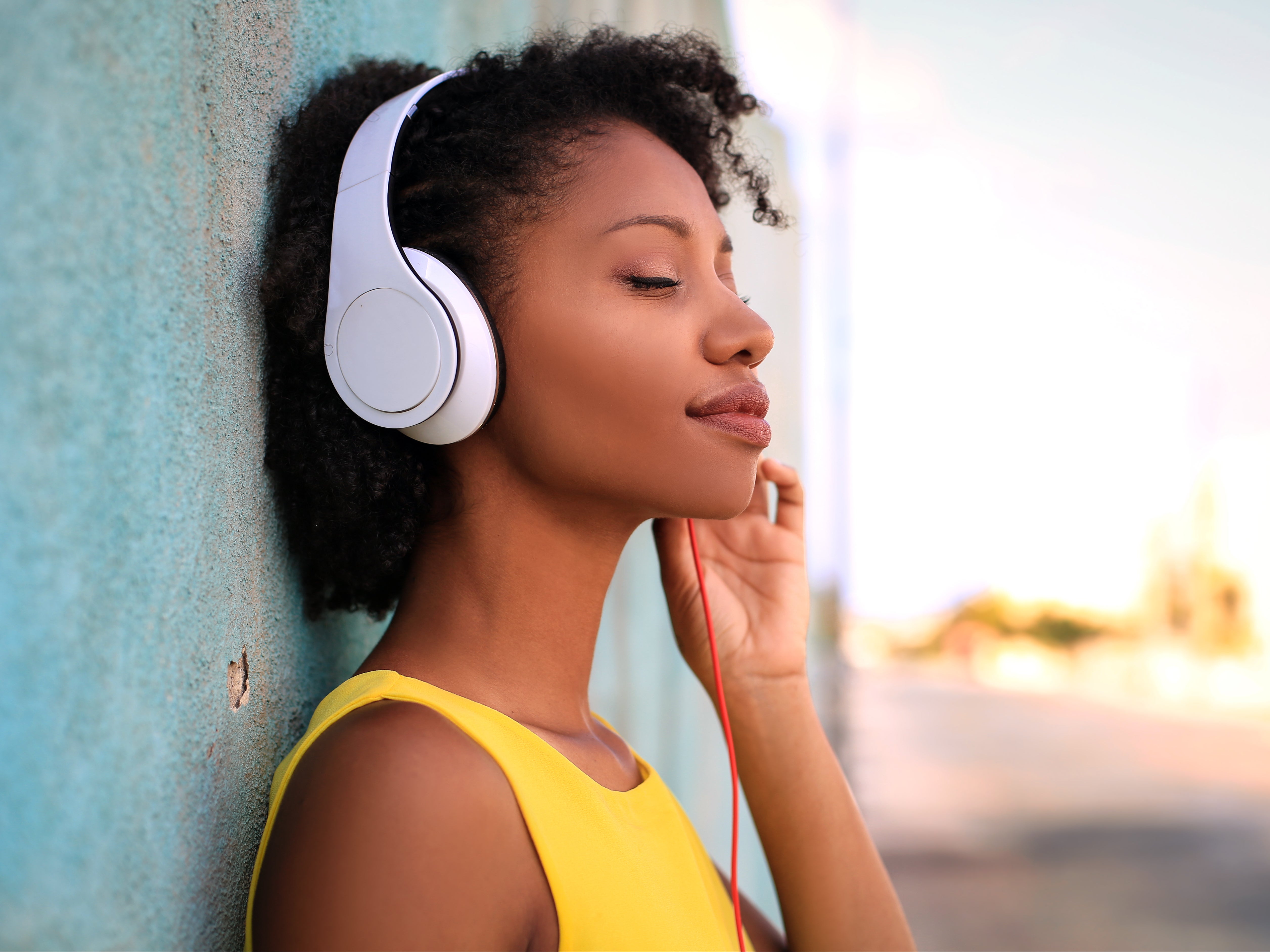 <p>Listen to your favourite music</p>