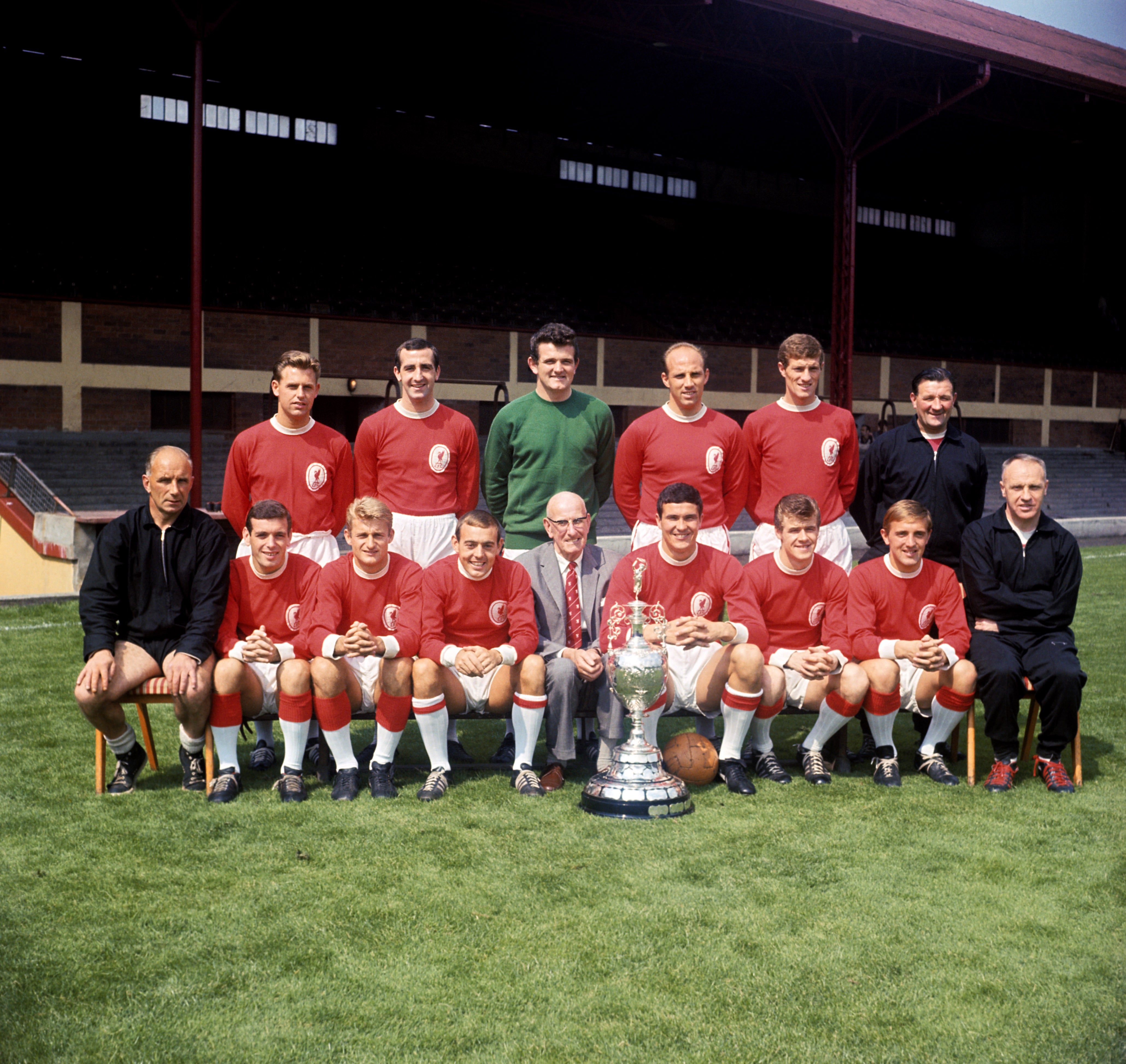 Hunt, front row third from left, won two league titles with Bill Shankly’s Liverpool, in 1964 and 1966 (PA Archive)
