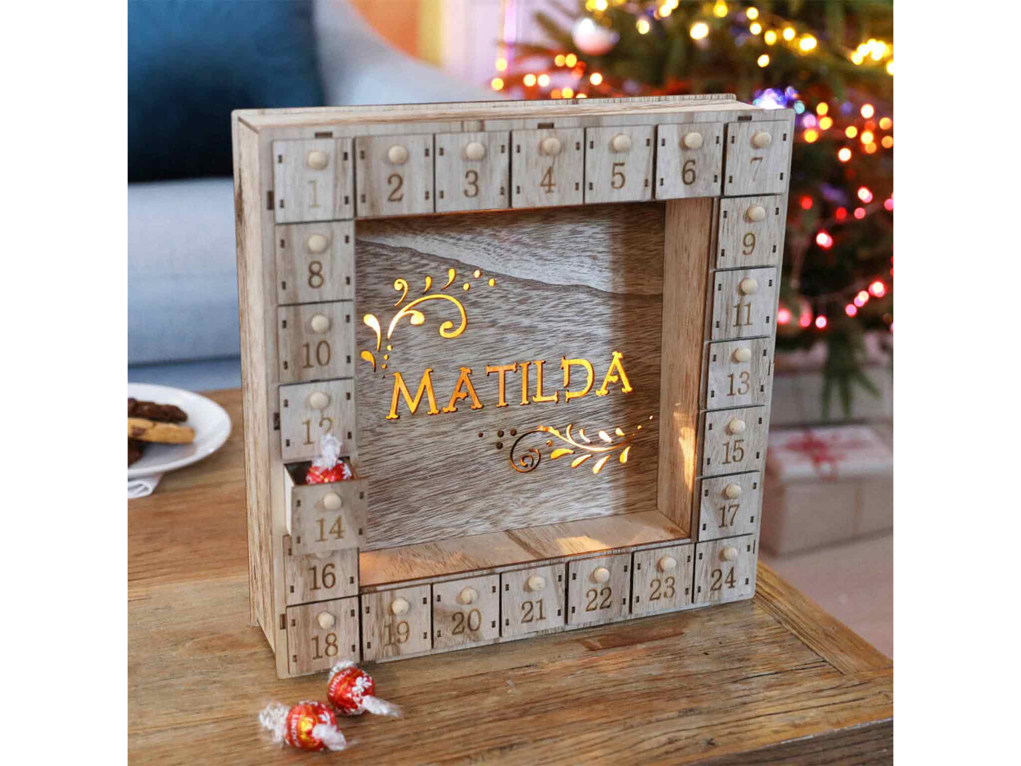 Personalised-wooden-vintage-advent-calendar.jpg