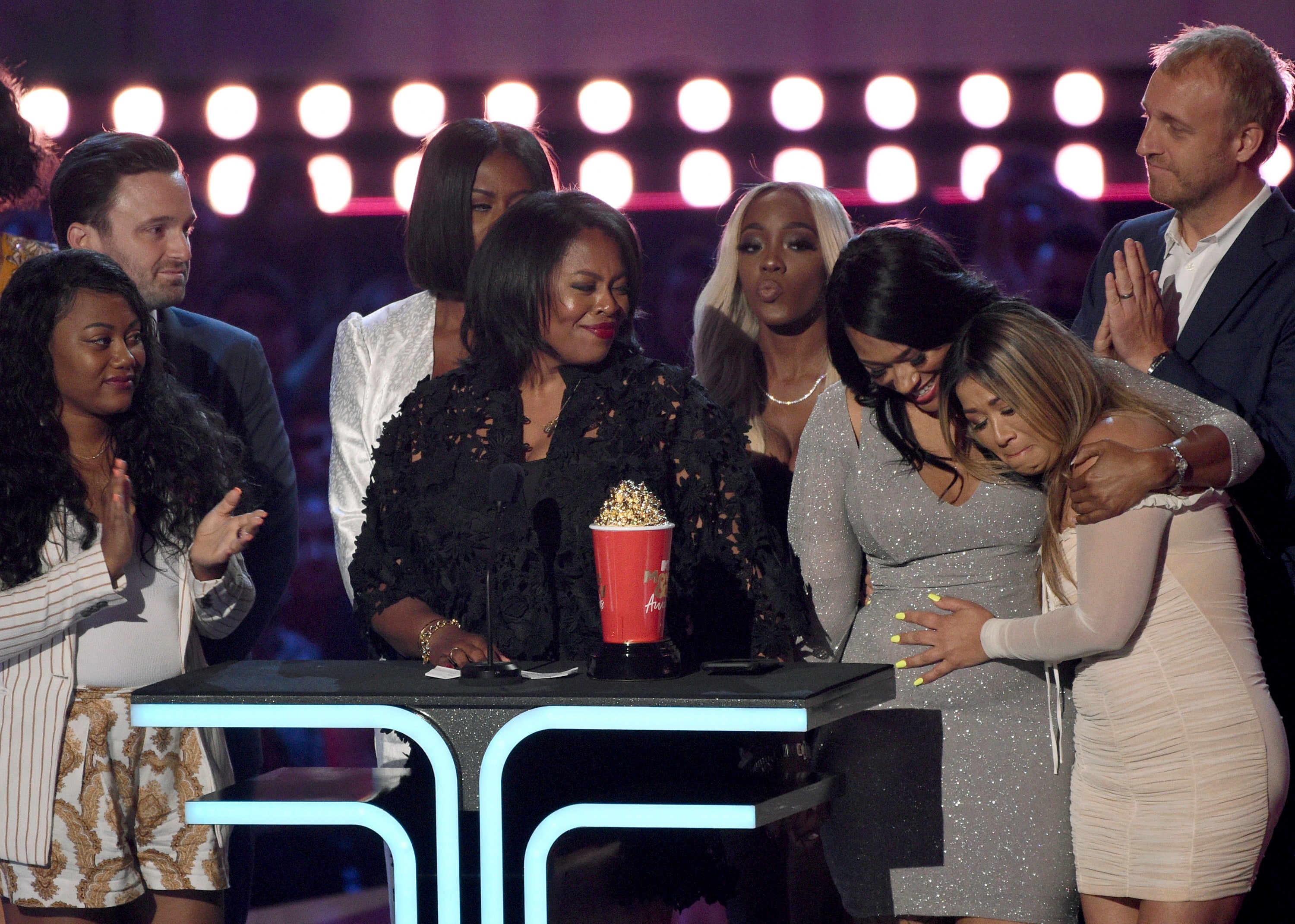 VIOLENCIA SEXUAL-R KELLY-MUJERES NEGRAS