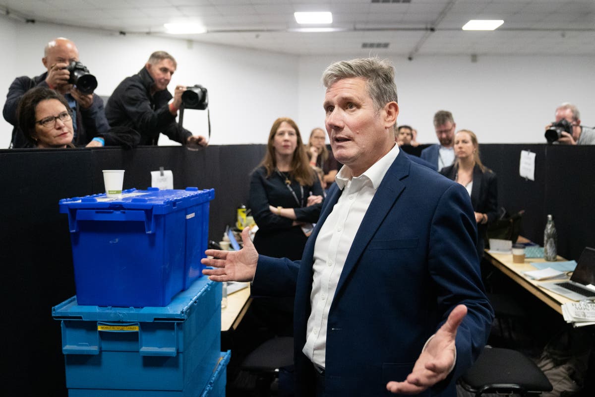 Keir Starmer speech live: Latest updates as Labour leader disrupted by left-wing hecklers