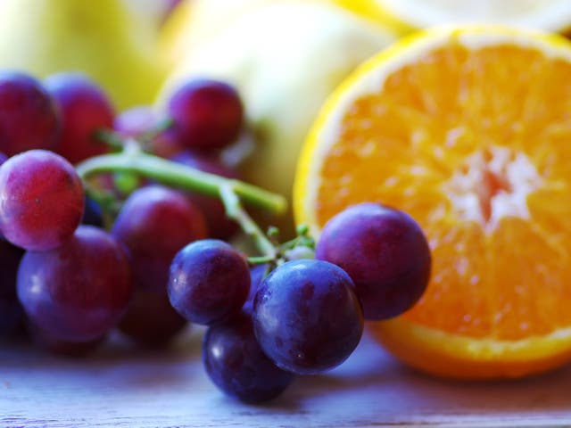 <p>Oranges and grapes contain ‘cocktail’ of pesticides</p>