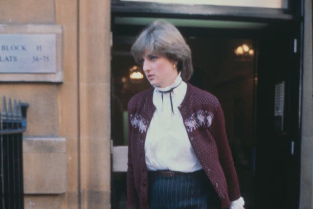 <p>Princess Diana leaving her London flat in November, 1980</p>