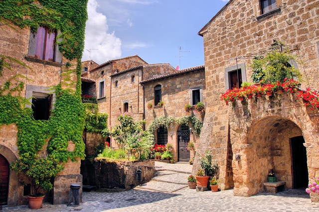 <p>Picturesque corner of a quaint hill town in Italy</p>